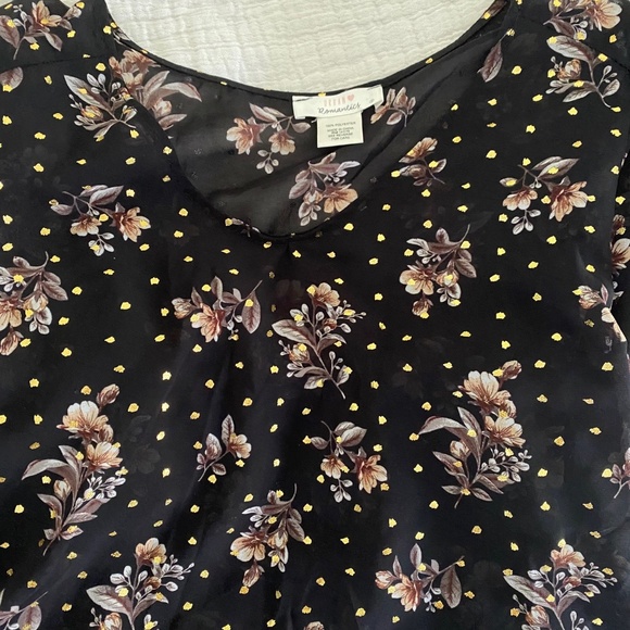 Sheer floral blouse - Picture 2 of 3